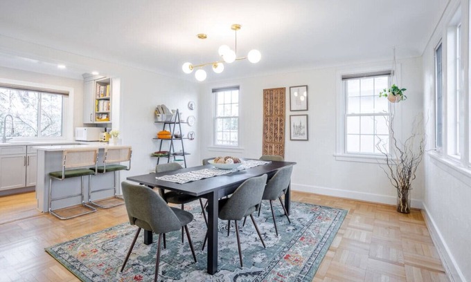 Roselawn Finance Casa | Charming, Quiet 4B 1920s Tudor by UC Hospital