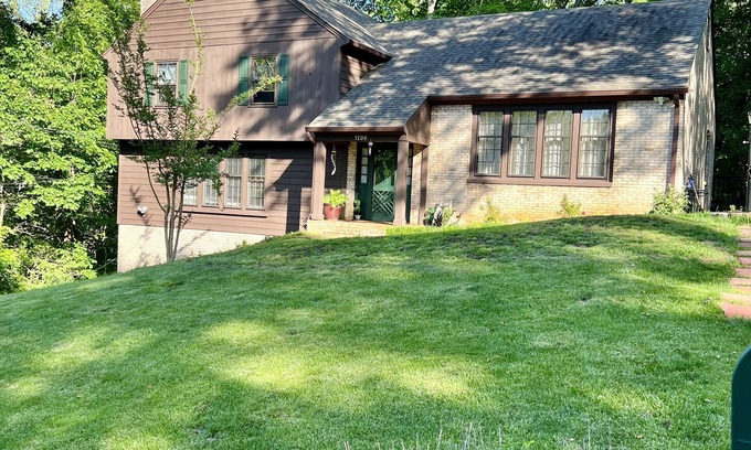 Boonsboro Apartamento | Charming- Quiet Apartment, Gorgeous Neighborhood, near to Hospitals.