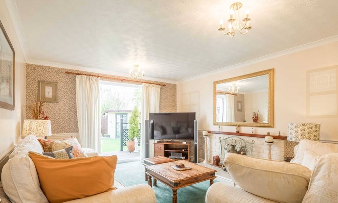 Cherry Hinton Casa | Charming & Quiet 4 Bedroom Residential Home
