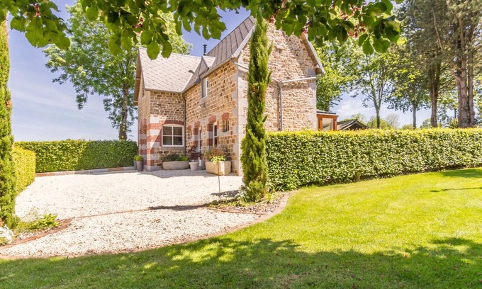 Villedieu-les-Poeles-Rouffigny Cabaña | Casa independiente con jardín en entorno tranquilo, cerca del Mont St-Michel, ideal para familias.