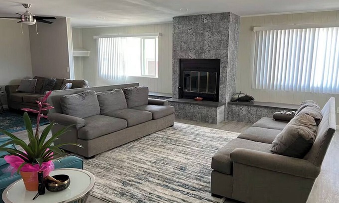 Desert Hot Springs Casa | Charming Ranch Style 3-bedroom house with WiFi and Game/Entertainment Room