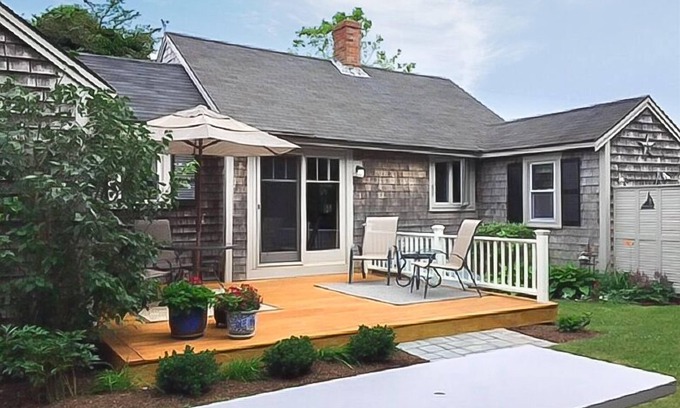 West Chatham Casa | Charming ranch on quiet road.