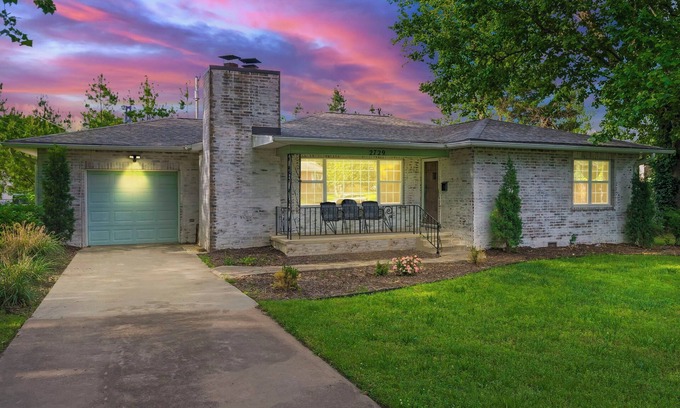 Joplin Casa | Charming Rancher, Close to Everything!
