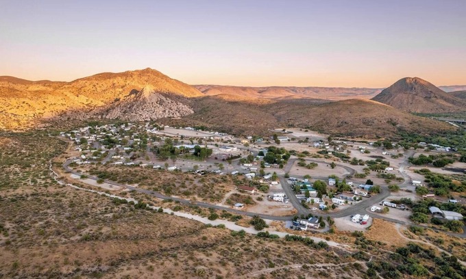 Jacumba Alquiler De RV | Charming Resort Ideal for Nature Lovers & Hiking Enthusiasts