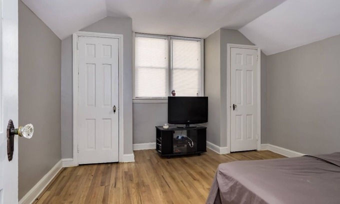 Cascade Road Casa | Charming, recently renovated bungalow in historical Cascade