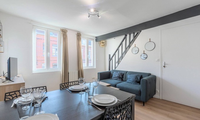 Marcq-en-Baroeul Apartamento | Charming renovated 2 bedroom apartment.