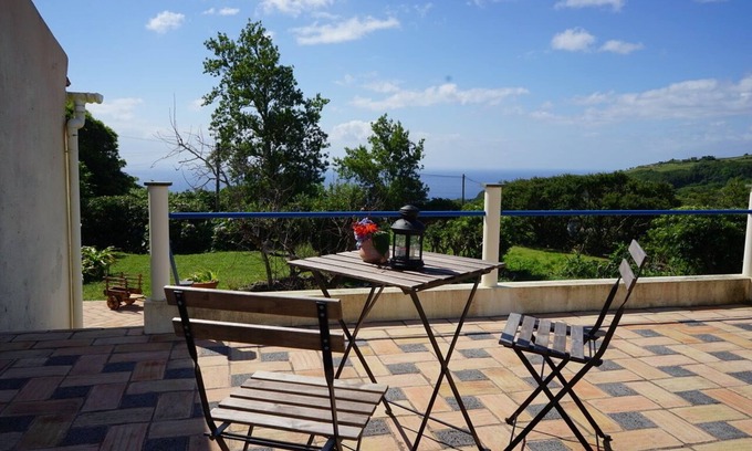 Lajes das Flores Apartamento | Encantador apartamento reformado en casa típica