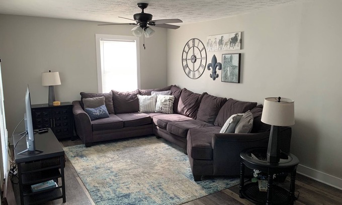 Elizabethtown Casa | Charming renovated 3-bedroom house walking distance to downtown Elizabethtown.