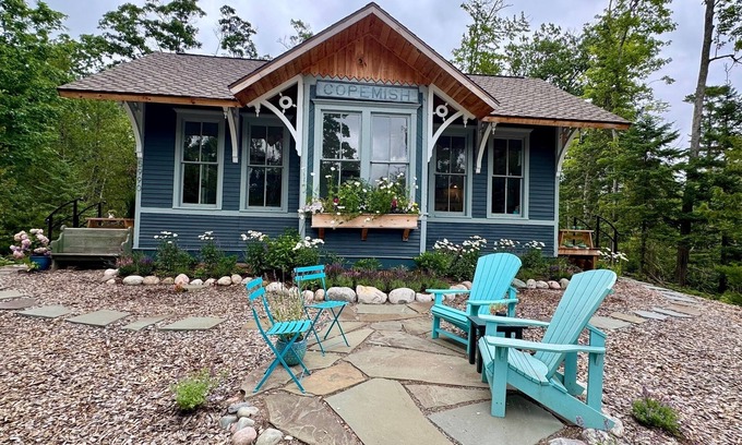 Glen Arbor Cabaña | Charming & renovated airy Train Depot turned cottage steps from Lake Michigan