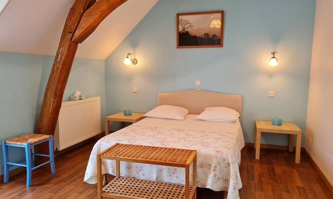 Cravant Cama Y Desayuno | Casa rural con encanto renovada en Beauce, 4 habitaciones amplias, cerca de los castillos del Loira