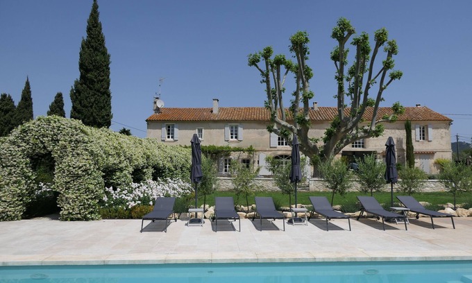 Fontvieille Casa | Encantadora casa de campo reformada en el corazón de los Alpilles.