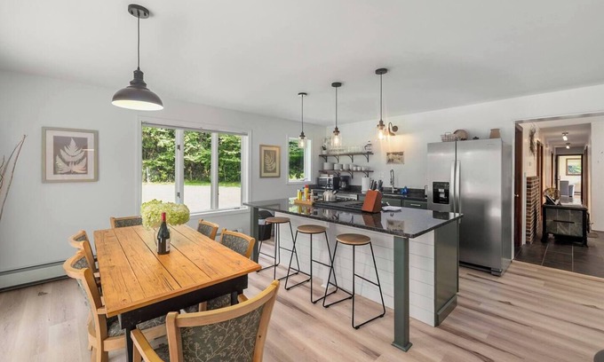 Stowe Hollow Casa | Charming & Renovated Stowe 4 BR Getaway