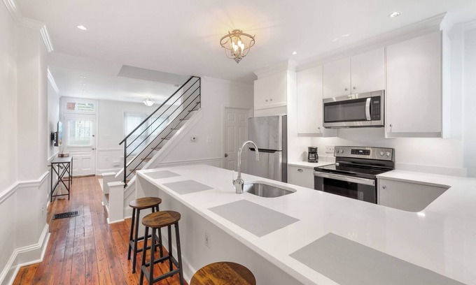 Northwest Philadelphia Apartamento | Charming Renovated 2BR Home
