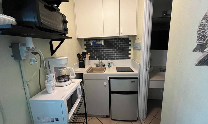 South Peninsula Historic District Complejo | Charming resort in wonderful Daytona Beach with WiFi, AC Unit 310
