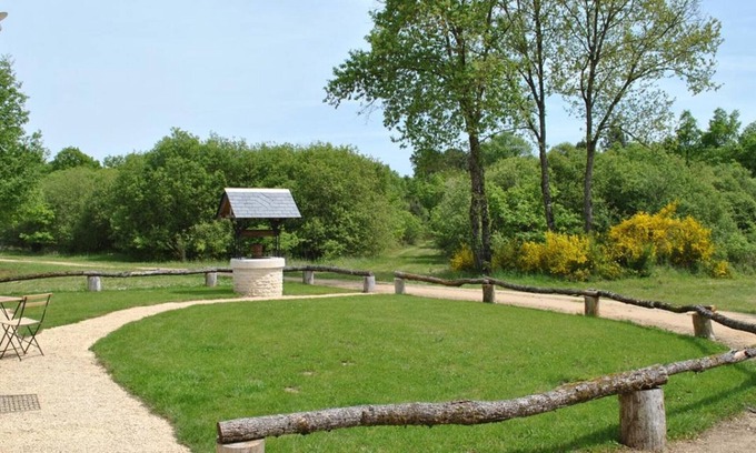 Razines Cabaña | Casa rural restaurada cerca de Futuroscope y Châteaux de la Loire, con jardines y rutas de senderismo.