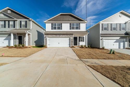 Charlotte Casa | Charming Retreat- Cozy & Stylish Home home