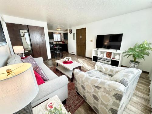 Marion Apartamento | Charming Retreat in Marion, Iowa!