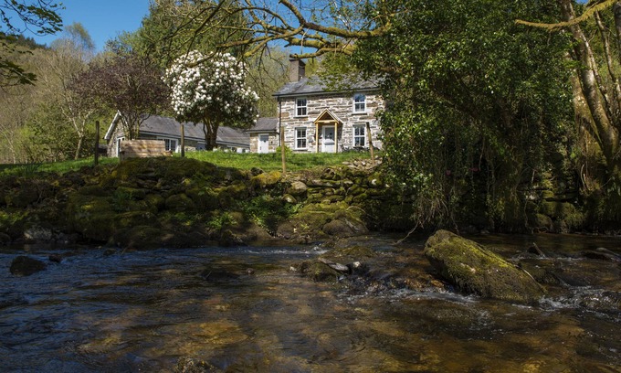 Blaenau Ffestiniog Cabaña | Charming Riverside Cottage in Snowdonia National Park