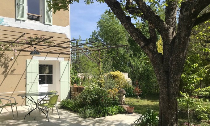Roaix Casa | Charming riverside house