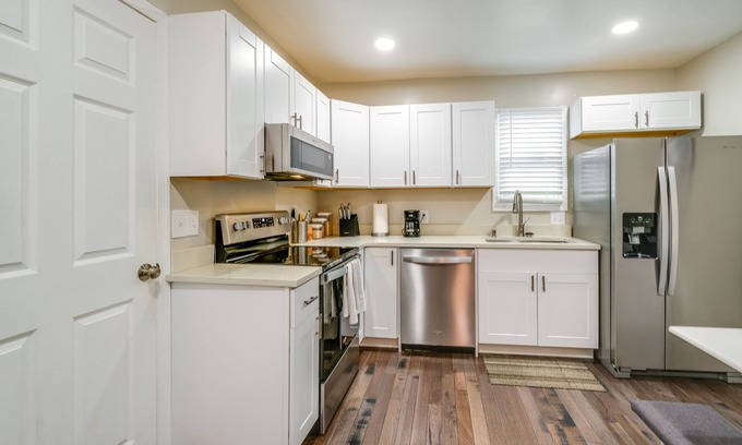 Roanoke Cabaña | Charming Roanoke Vacation Home - 1 Mi to Downtown!