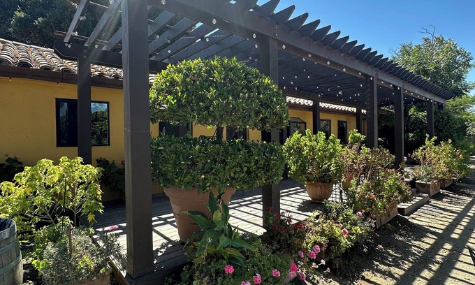 North Woodbridge Cabaña | Charming Romantic River Cottage in Lodi Wine and Country
