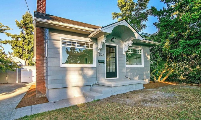 Rose City Park Casa | Charming Rose City Bungalow Near Parks & Dining