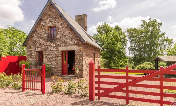Gavray Apartamento | Casa independiente con encanto, cerca de Mont St Michel y playas, jardín y cocina equipada