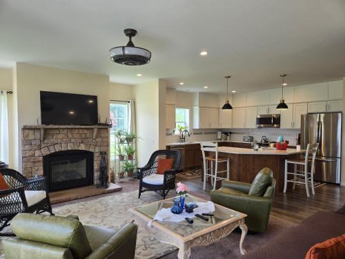 Ellicottville Casa | Charming Rural Retreat Entire Home Cozy New for 8
