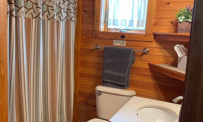 McClellandtown Cabaña | Charming Rustic Cottage in the Heart of Laurel Highlands, PA Escape to this cozy, rustic retreat nestled in the stunning Laurel Highlands of Pennsylvania & Deer Creek Winery, where nature meets comfort & taste. Perfect for a weekend getaway or