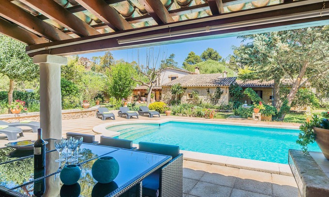 El Vila Chalet De Esquí | Encantadora finca rústica estilo Mallorquín. con piscina, wifii, y gran jardín.