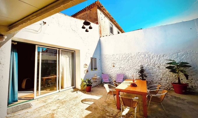 Reguengo Grande Casa | Encantadora Casa Bodega Rústica en Reguengo Grande con Chimenea