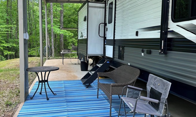 Langston Mile Village Casa | Charming RV in Lovely Oxford with AC, WiFi