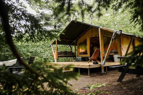 North Woodstock Otro | Charming Safari Tent with Sauna and Fire Pit in North Woodstock, New Hampshire