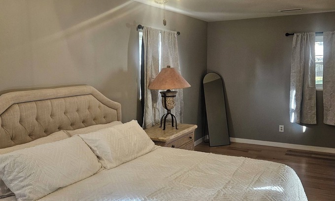 Salem Casa | Charming Salem Getaway – Comfortable, Convenient, and Close to It All