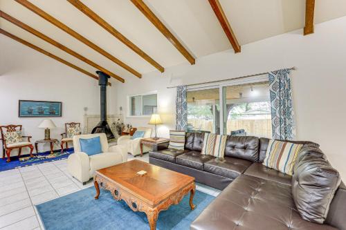Medical Center District Casa | Charming San Antonio Abode about 10 Mi to River Walk!
