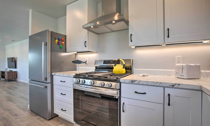 Roseville - Fleet Ridge Apartamento | Charming San Diego Apartment - Walk to Bay!