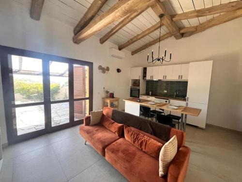 Ruoni Chalet De Esquí | Charming Sardinian Dream Home