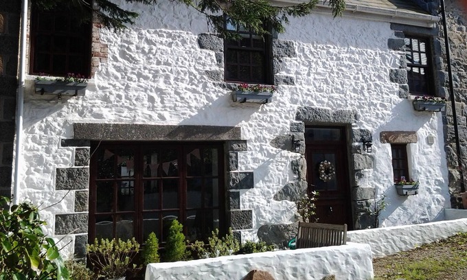 La Lague Cabaña | Encantadora cabaña junto al mar cerca de la playa de arena y acantilados impresionantes