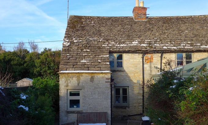 Lechlade Cabaña | Encantadora, aislada, casa de campo con carácter en el corazón de Lechlade
