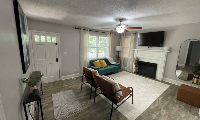 Spartanburg Apartamento | Charming & serene urban retreat with WiFi, AC in Spartanburg downtown area