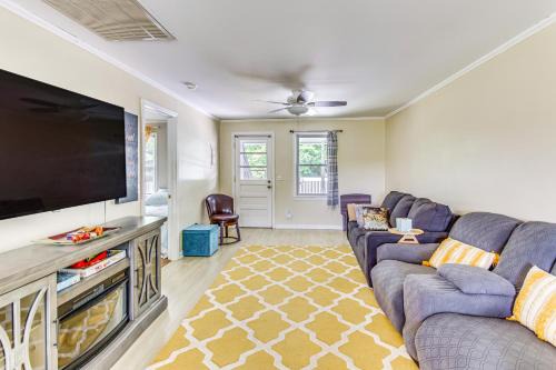 Shallotte Casa | Charming Shallotte Home about 4 Mi to Ocean Isle Beach