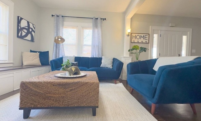Lee's Summit Casa | Charming Single Level Home