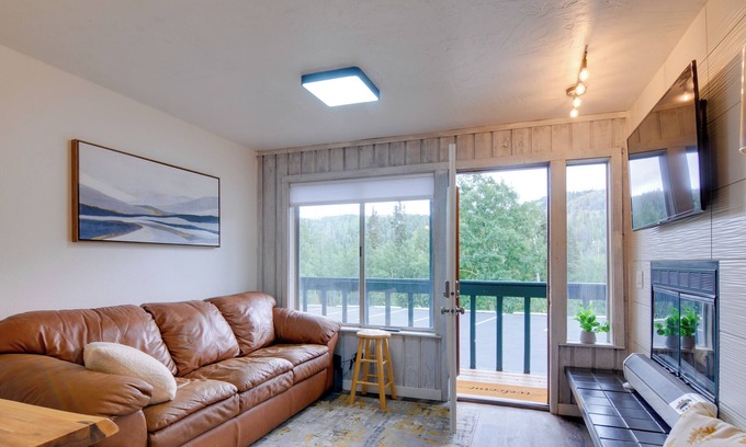 Brian Head Apartamento | Charming Ski Condominium w/ Resort Views!