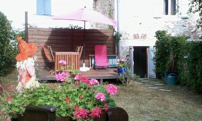 Meyronne Casa | Casa rural de 2 a 6 personas con jardín y terraza en el pueblo de Meyronn
