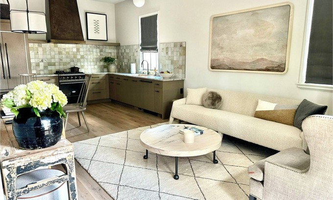 Morningside-Lenox Park Casa | Charming & sophisticated 2-bedroom townhome with WiFi/cable in beautiful Atlanta