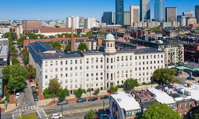 South End Apartamento | Charming South End Studio w/ Building W/D, nr Dining, by Blueground