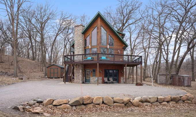 South Haven Cabina | Charming South Haven 3-bedroom Cabin with AC and WiFi