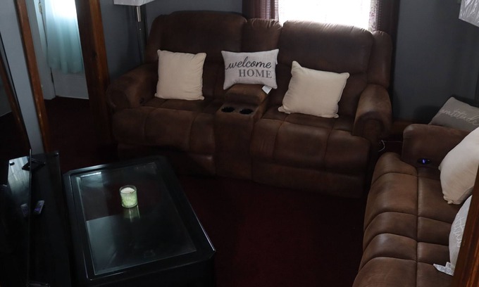Geneva Casa | Charming, Spacious 3 bedroom house W/ WiFi, AC in Geneva -Hot Tub - Outside Bar