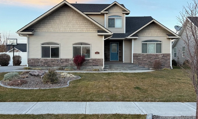 Idaho Falls Casa | Charming Spacious Modern 4 bedroom, 3 bathroom Home in town, pet friendly