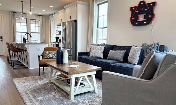 Auburn - Opelika Casa | Charming & Spacious Townhome on North College Street in Auburn